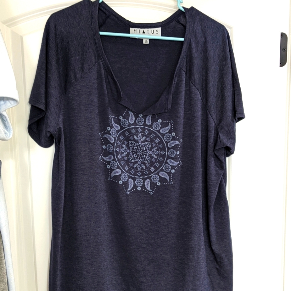 Hiatus navy floral tee, 2X
